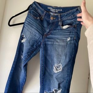 American Eagle distressed stretchy jeans